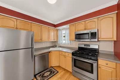 390 Blue Point Road, Farmingville, NY 11738 - Photo 9
