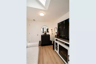 229 A Freeborn Street, New York, NY 10306 - Photo 5
