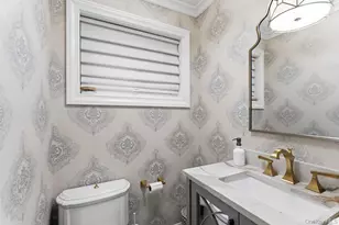 80 Joyce Rd, Plainview, NY 11803 - Photo 23