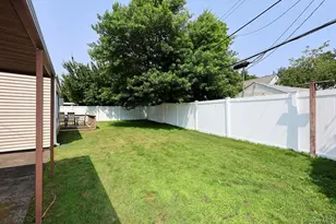 69 Corncrib Ln, Levittown, NY 11756 - Photo 21