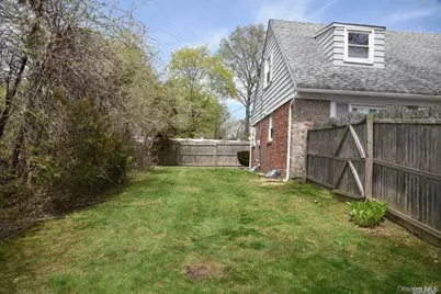 267 Haypath Road, Old Bethpage, NY 11804 - Photo 21