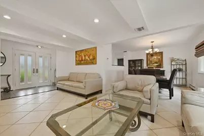 2461 Riviera Lane, Bellmore, NY 11710 - Photo 11