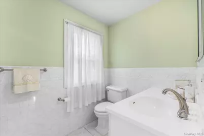 42 North Road, Great Neck, NY 11024 - Photo 29