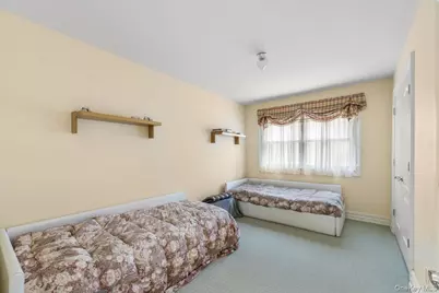 42 North Road, Great Neck, NY 11024 - Photo 31