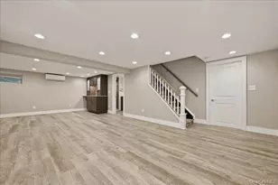 195 Scarcliffe Dr, Malverne, NY 11565 - Photo 23