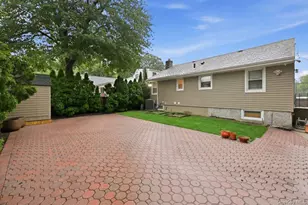 195 Scarcliffe Dr, Malverne, NY 11565 - Photo 37