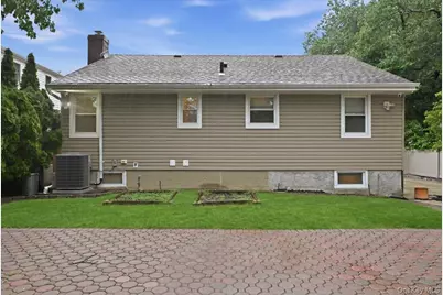 195 Scarcliffe Drive, Malverne, NY 11565 - Photo 35