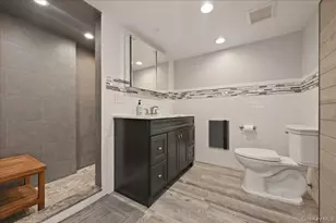 195 Scarcliffe Dr, Malverne, NY 11565 - Photo 27