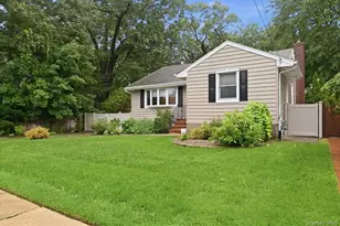 195 Scarcliffe Dr, Malverne, NY 11565 - Photo 3