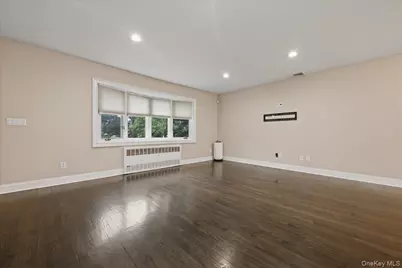195 Scarcliffe Drive, Malverne, NY 11565 - Photo 5