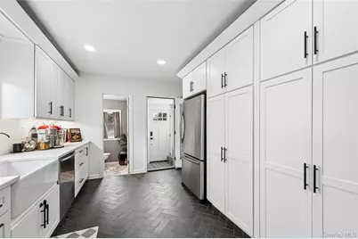 104 Park Avenue, Babylon, NY 11702 - Photo 7