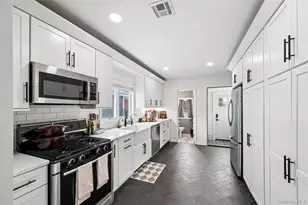 104 Park Ave, Babylon, NY 11702 - Photo 5