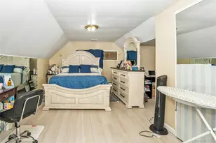 27 Middle Dr, Huntington, NY 11743 - Photo 17