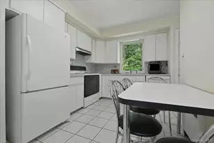 578 Richmond Rd, East Meadow, NY 11554 - Photo 17