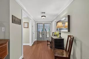 27 Longwood Dr, South Huntington, NY 11746 - Photo 3