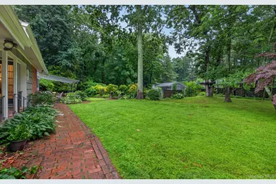 27 Longwood Drive, South Huntington, NY 11746 - Photo 33