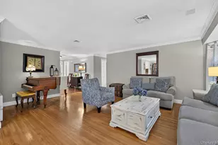 27 Longwood Dr, South Huntington, NY 11746 - Photo 7