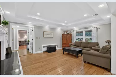 27 Longwood Drive, South Huntington, NY 11746 - Photo 17