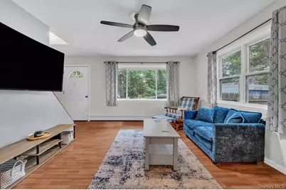 119 Parkwood Drive, Shirley, NY 11967 - Photo 5