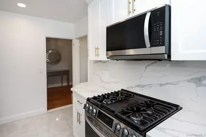 6-8 Wooleys Lane #B34, Great Neck, NY 11023 - Photo 15