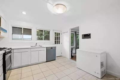21 Tanglewood Road, Scarsdale, NY 10583 - Photo 11