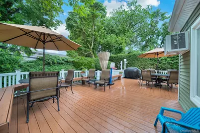 622 Harrison Avenue, East Meadow, NY 11554 - Photo 49