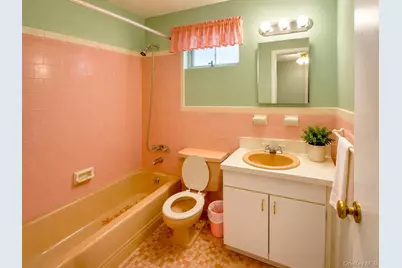 2526 Dogwood Avenue, East Meadow, NY 11554 - Photo 5