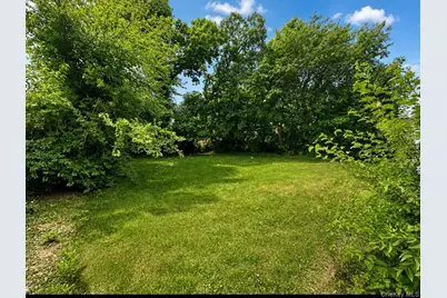 2526 Dogwood Avenue, East Meadow, NY 11554 - Photo 9