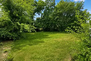 2526 Dogwood Ave, East Meadow, NY 11554 - Photo 9