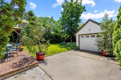 82 Superior Road, Floral Park, NY 11001 - Photo 17