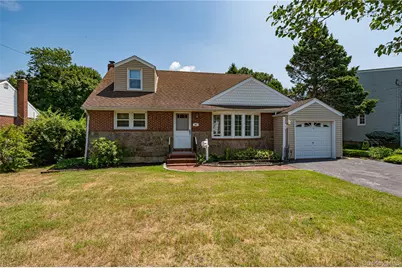 21 Langdon Road, Farmingdale, NY 11735 - Photo 1