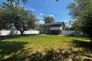 105 Barber, Brentwood, NY 11717 - Photo 3