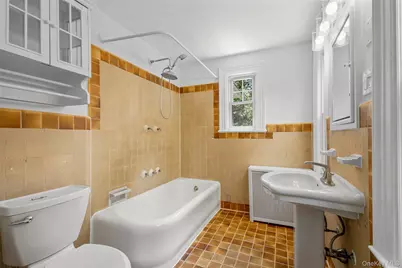 121 Walworth Avenue, Scarsdale, NY 10583 - Photo 19