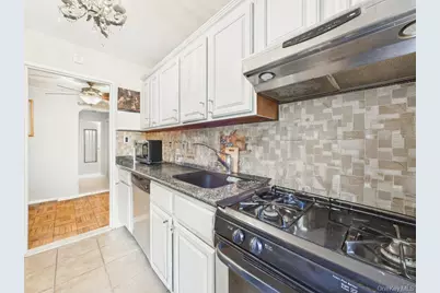 72-61 113th Street #2Z 113th Street, Forest Hills, NY 11375 - Photo 3