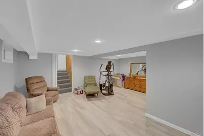 117 Eastgate Road, Massapequa Park, NY 11762 - Photo 17