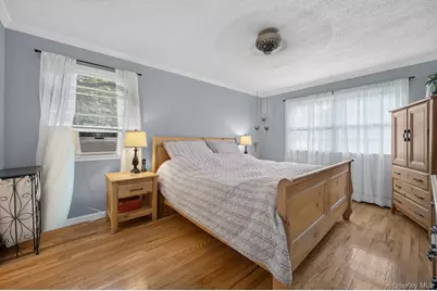 8 Tuscan Court, Huntington, NY 11746 - Photo 7