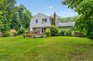 8 Tuscan Ct, Huntington, NY 11746 - Photo 13