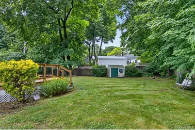 8 Tuscan Court, Huntington, NY 11746 - Photo 15