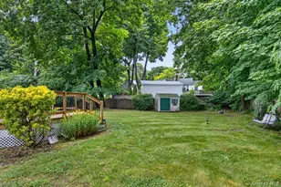 8 Tuscan Ct, Huntington, NY 11746 - Photo 15