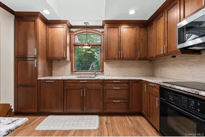 2184 Seneca Drive S, Merrick, NY 11566 - Photo 11