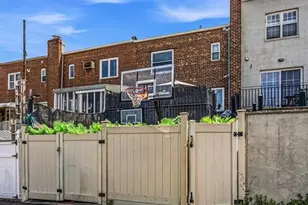 20-12 43rd St, Astoria, NY 11105 - Photo 27
