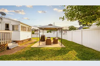23 13th Street, Bohemia, NY 11716 - Photo 19