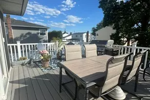 121 W Lake Dr, Lindenhurst, NY 11757 - Photo 7
