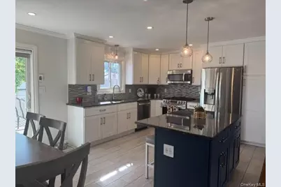 121 W Lake Drive, Lindenhurst, NY 11757 - Photo 3