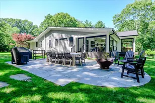 225 Laurel Ln, Syosset, NY 11791 - Photo 35