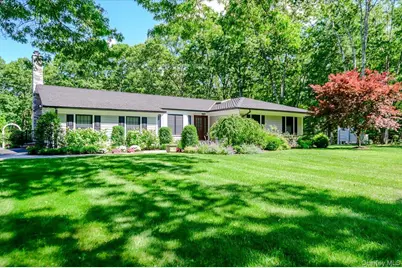 225 Laurel Lane, Syosset, NY 11791 - Photo 3