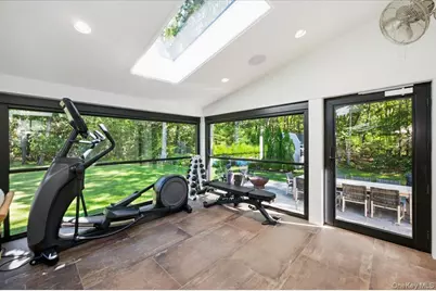 225 Laurel Lane, Syosset, NY 11791 - Photo 15