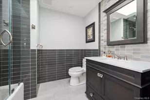 225 Laurel Ln, Syosset, NY 11791 - Photo 25
