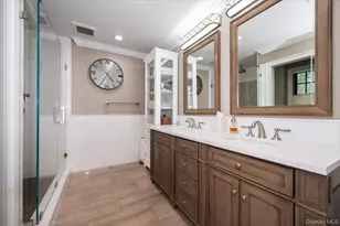 225 Laurel Ln, Syosset, NY 11791 - Photo 23
