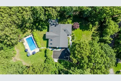 225 Laurel Lane, Syosset, NY 11791 - Photo 41